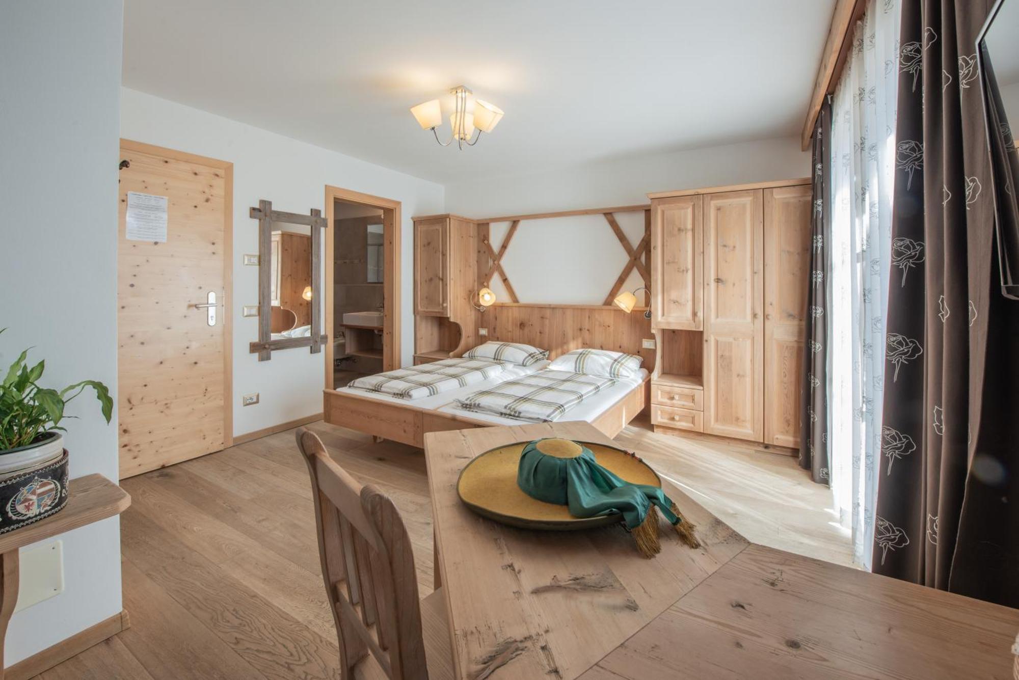 Agriturismo Soleseid San Vigilio Di Marebbe Kültér fotó